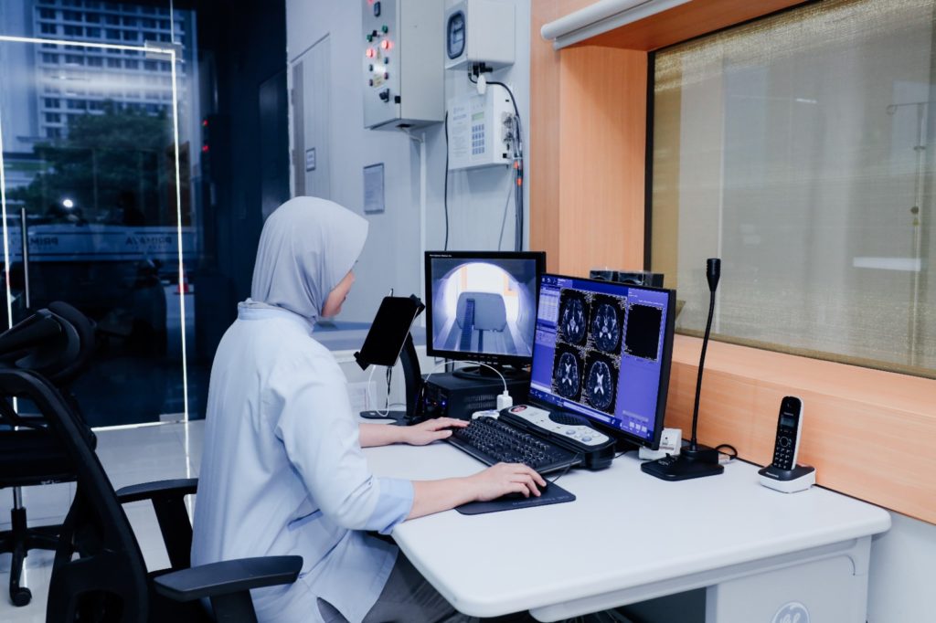 Ruang Monitoring MRI